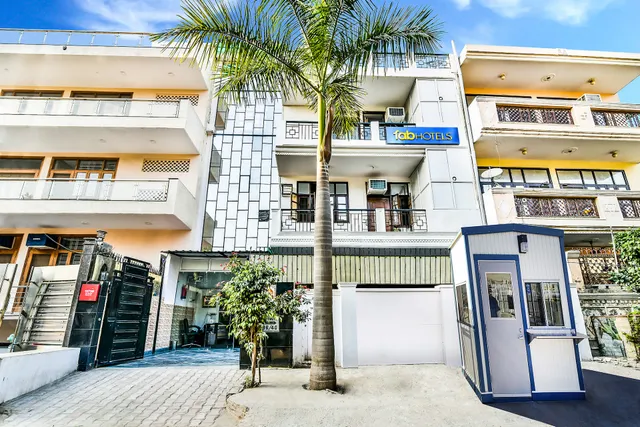 Super OYO Hotel Awesome Villa Near Appu Ghar