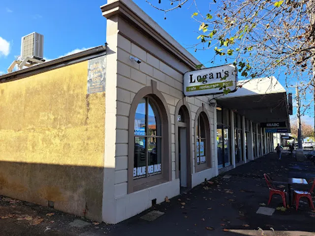Logans Cafe Restaurant