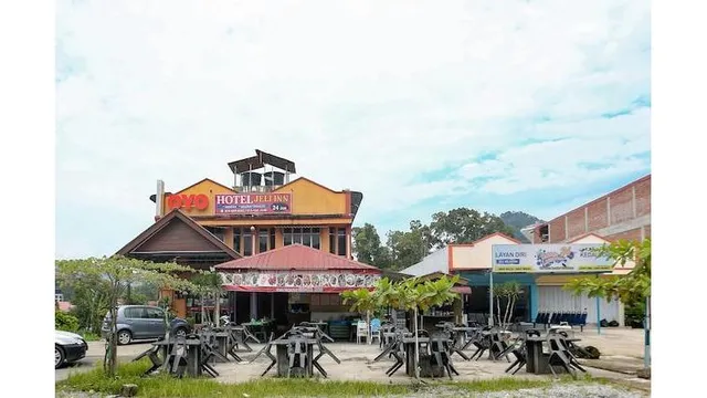 OYO 89892 Hotel Jeli Inn