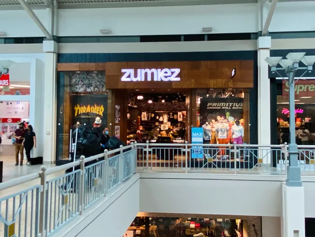 Zumiez
