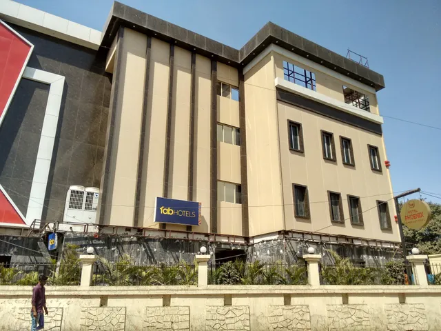 Hotel Phoenix International