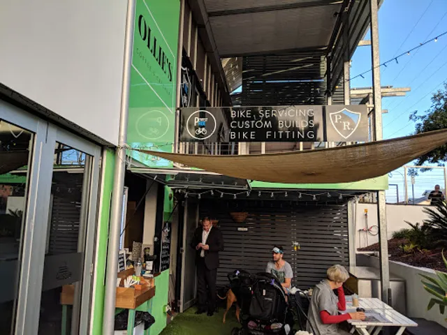 OLLIE'S COFFEE & CATCHUPS