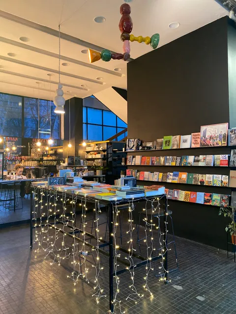 Przestrzeń Muzeum Sztuki Nowoczesnej w Warszawie - biura MSN-u, wydarzenia