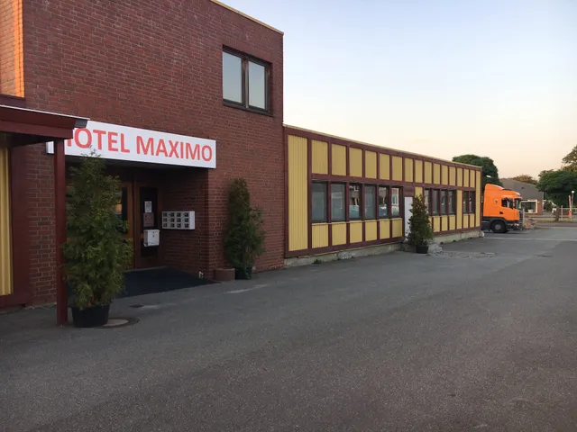 Hotel MAXIMO