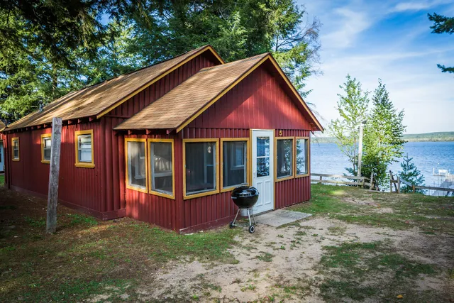 Dana's Lakeside Resort