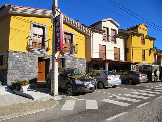 Hotel Peña Pandos