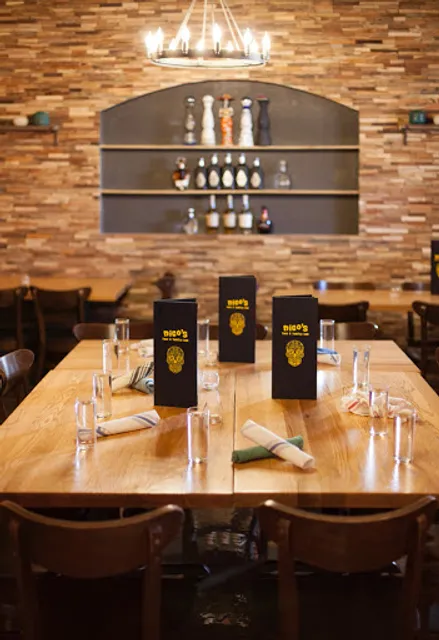 Nico’s Taco Bar on Como