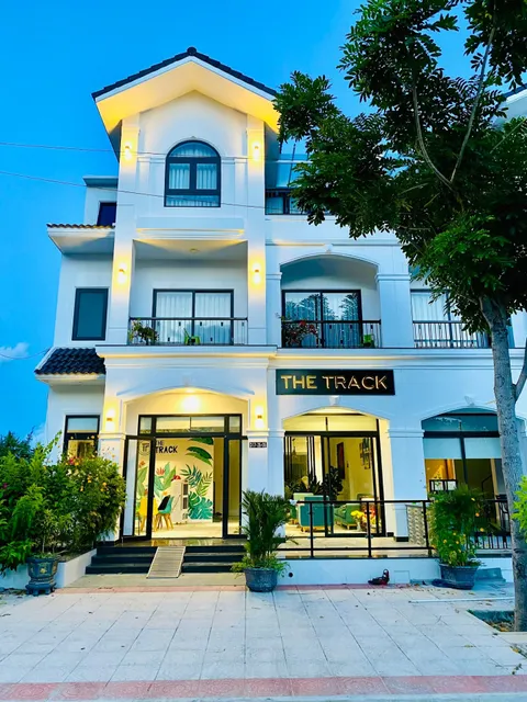 The Track Homestay Bãi Dài - The Track 공항 홈스테이