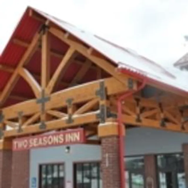 Two Seasons Inn