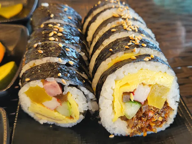 Gwangpan Paltuk Gimbab Incheon Airport