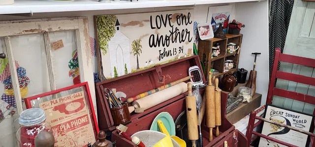 Dixie’s Vintage Vogue