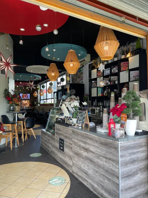 Dinoni Cafe