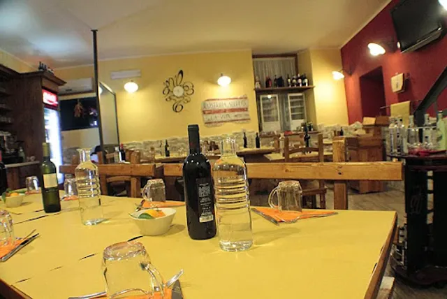 Osteria Sienti'n può