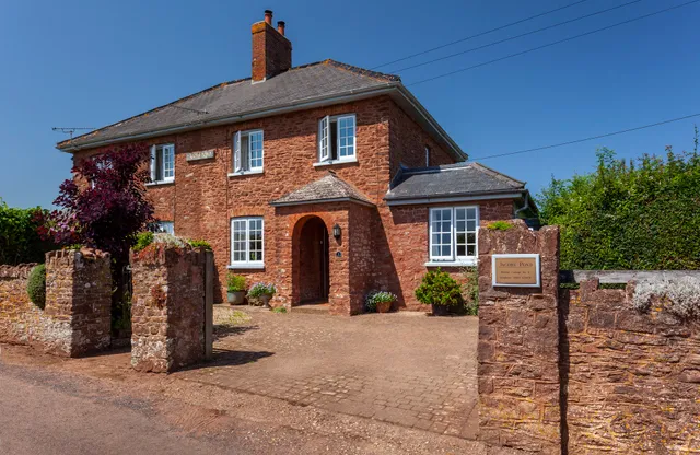 Jacobs Pond Holiday Cottage