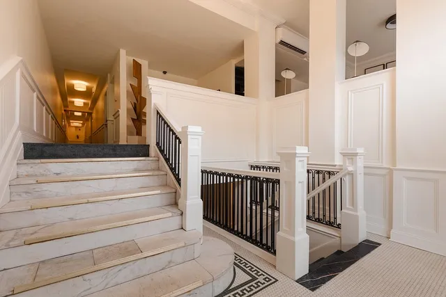 Dupont Circle Embassy Inn by FOUND