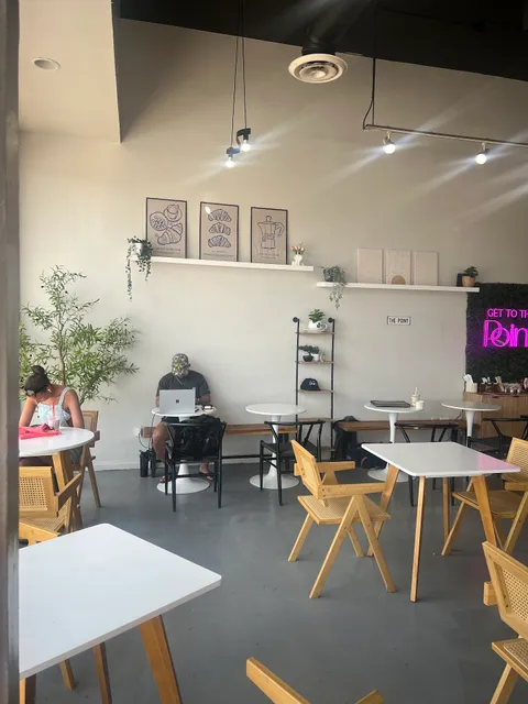 The Point Crêperie Café