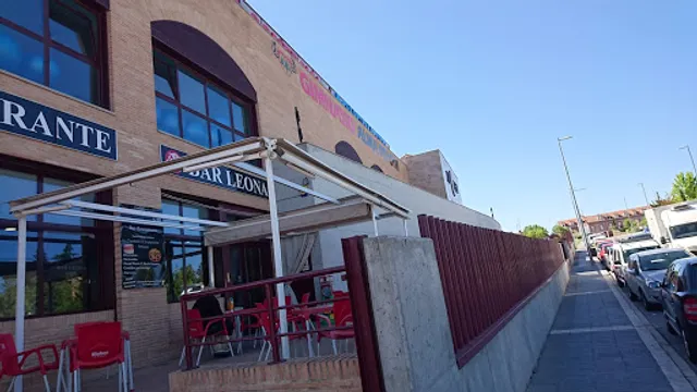 Restaurante Karaoke Bar Leona