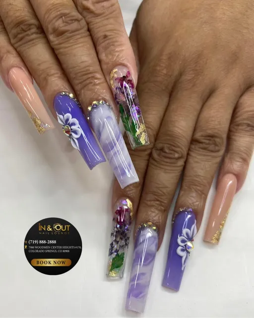 In & Out Nail Lounge