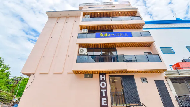 Fabhotel Blooming Beds Pearl