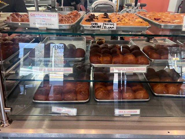 Dos Gatos Kolache Bakery