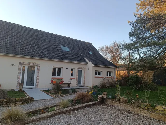 Au pied de la colline