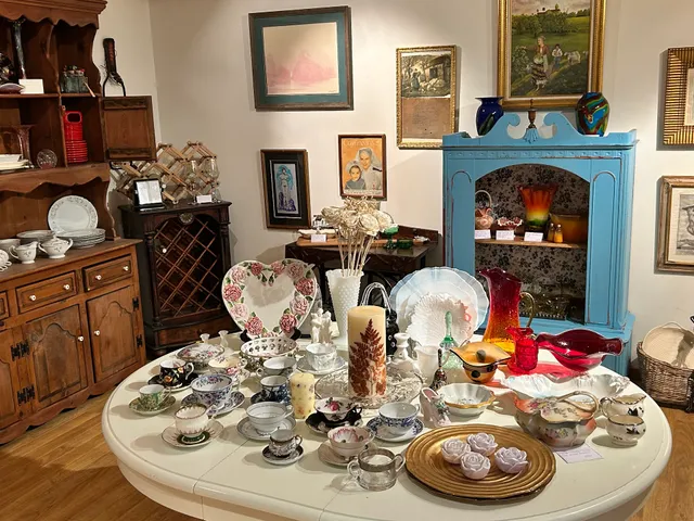 Arnies Antiques and More