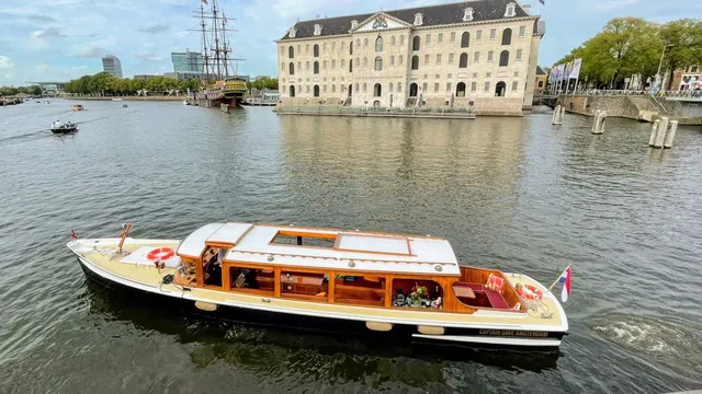 Captain Dave Amsterdam— The Official Canal Cruises