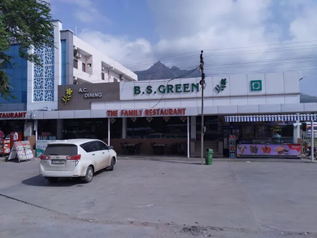 B S GREEN RESTAURANT || Best Restaurant/Veg Restaurant In Abu Road