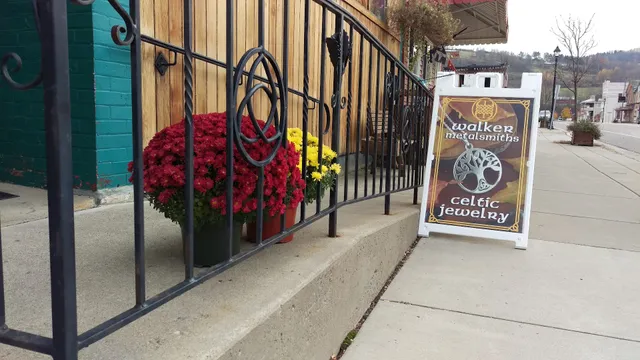 Walker Metalsmiths Celtic Jewelry