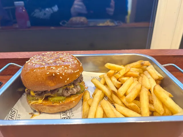 5 Akhis Express Milton Keynes