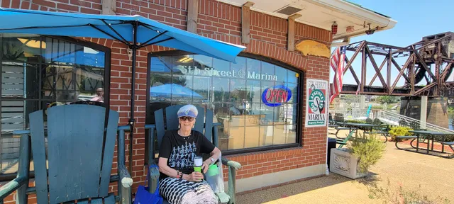 Riverwalk Marina Gift Shop (5th Street Marina)