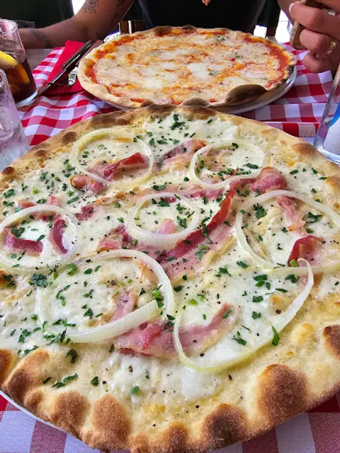 Pizzaiollo Avenida by Fullest