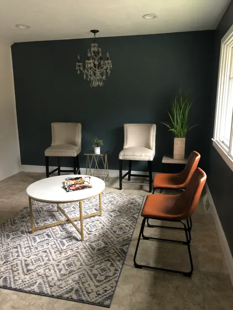 Sin Pretty Beauty & Salon Suites