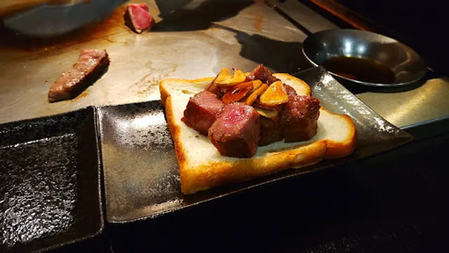 ステーキハウス カウベル