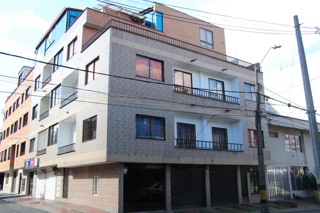 Habitaciones en Medellín (Apartahotel Ferjaz)