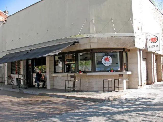 BAZOOKA Sushi Burrito