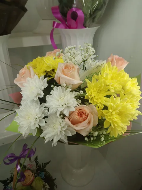 Million Roz, Salon Tsvetov