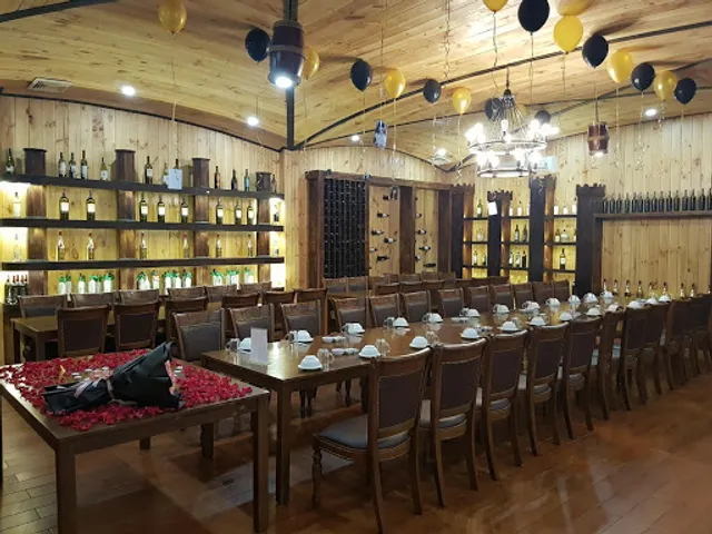 Nhà Hàng Cơm Niêu Hầm Rượu Gia