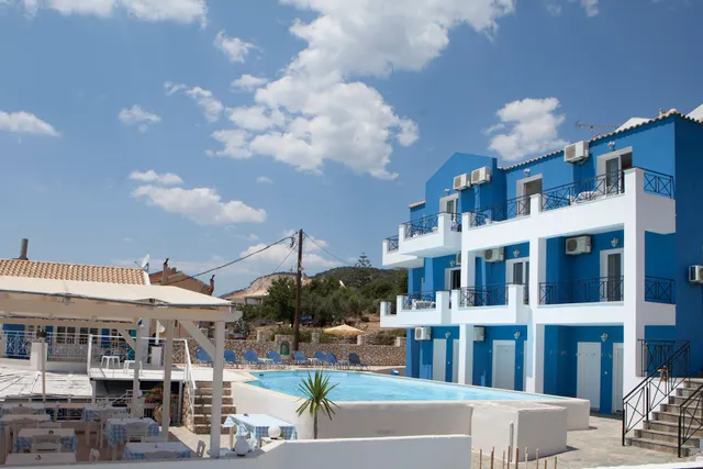 Casa De Blue Studios & Apartments