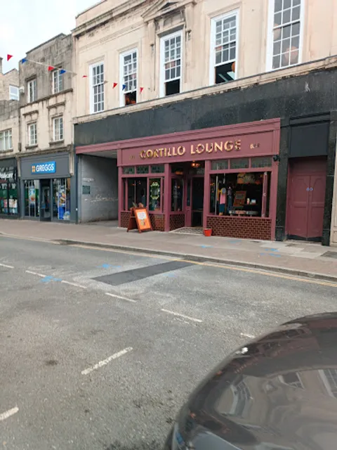 Cortillo Lounge