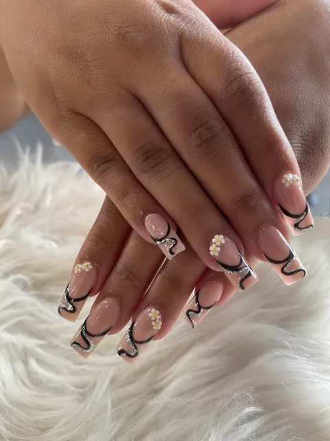 Bomb Nails (FREE GIFT WITH ALL SERVICES)