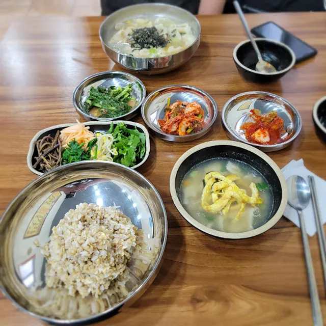 수제비국보리밥집