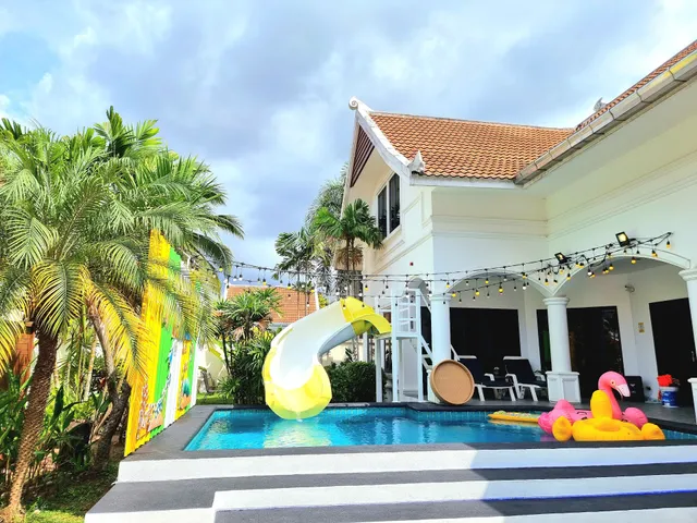 Lemon Beach Pool Villa