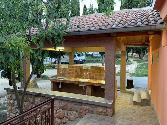 Pansion-Camp PLANTAŽA