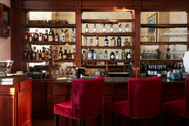 Restaurant Interlude