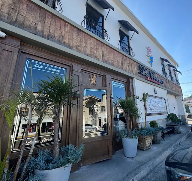 La Corriente Cevichería + Nais