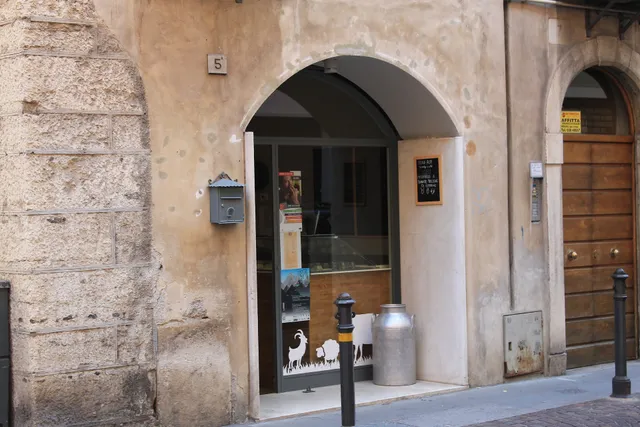 Zona Alpi - La malga in città