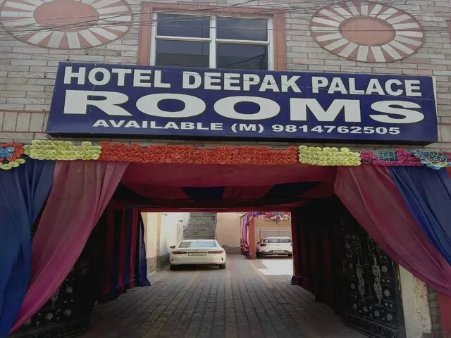 SPOT ON Hotel Deepak Palace