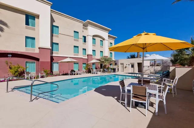 Hampton Inn & Suites Palm Desert
