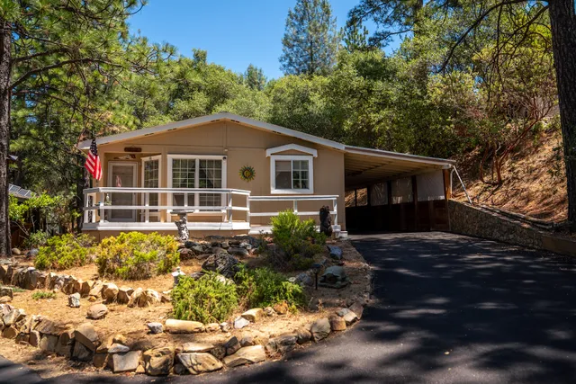 Columbia Sky Mobile Home Estates